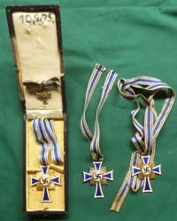 WW2 German Mothers Cross Group Gold/Silver/Bronze + Miniature