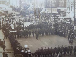 WW1 Press Photo Armistice Day March in Cedar Rapids, Iowa